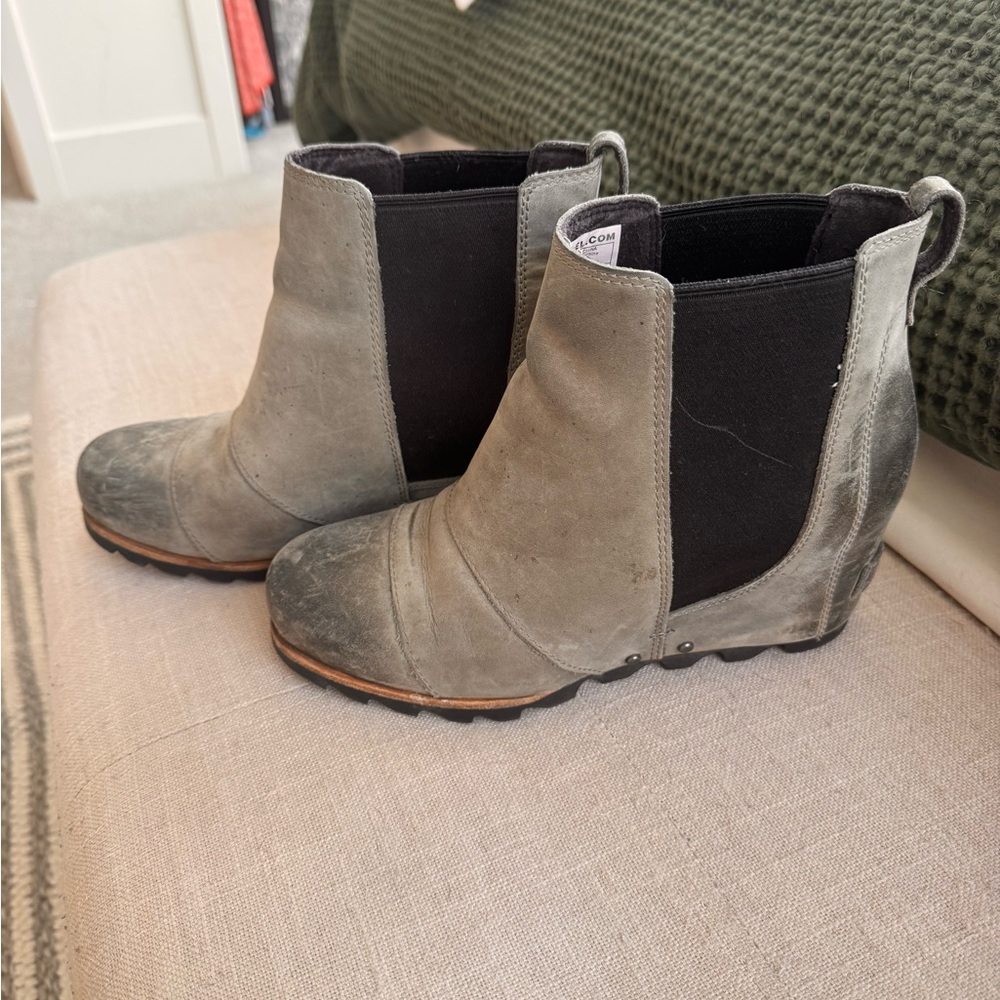 Sorel Gray and Black Ankle Boots